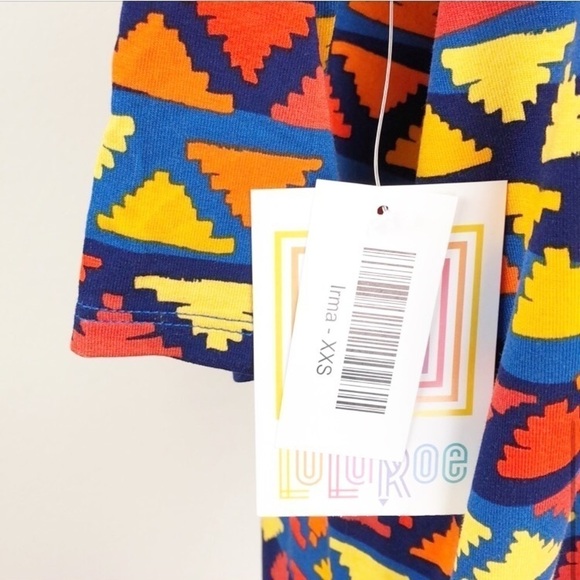 NEW LuLaRoe geometric print Irma top - Picture 5 of 7